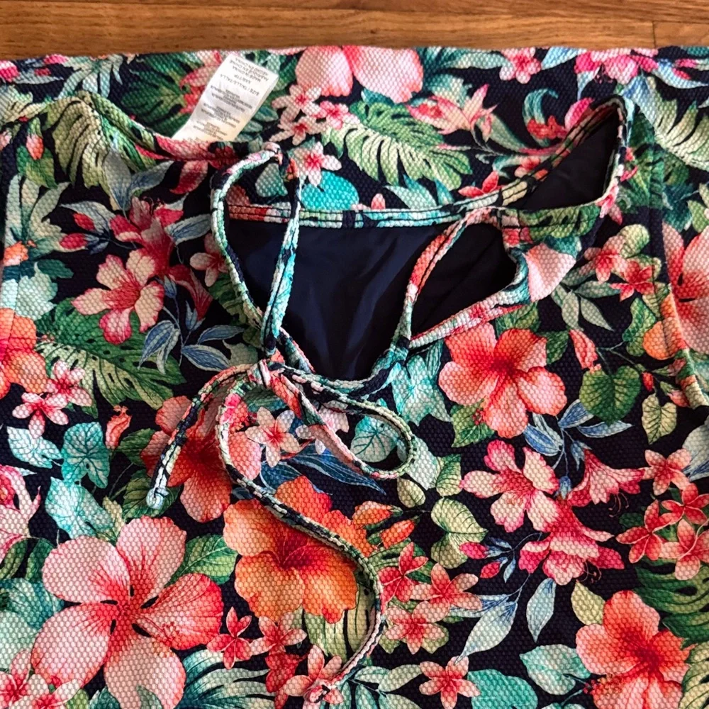 Floral Sleeveless Dress - Picture 4 of 4
